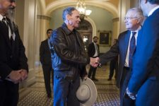 Warum Michael Heizers „Stadt“ ein Teil des Vermächtnisses von Senator Harry Reid ist – ARTnews.com